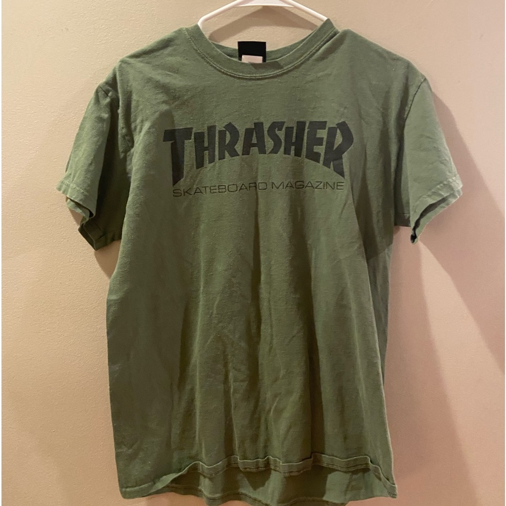 Thrasher Skateboard Magazine size M army green t-shirt. {190}